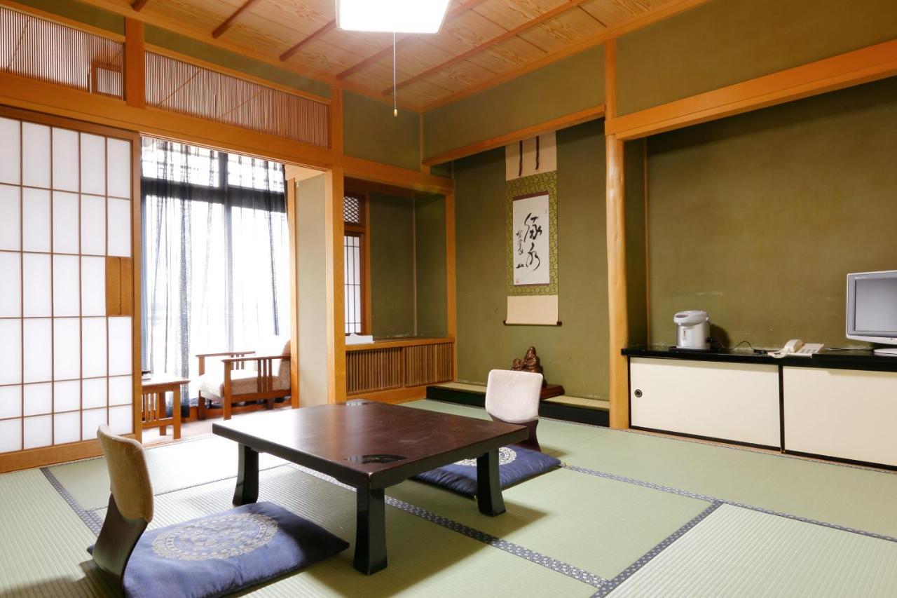 Okada Ryokan Warakutei Takayama  Luaran gambar